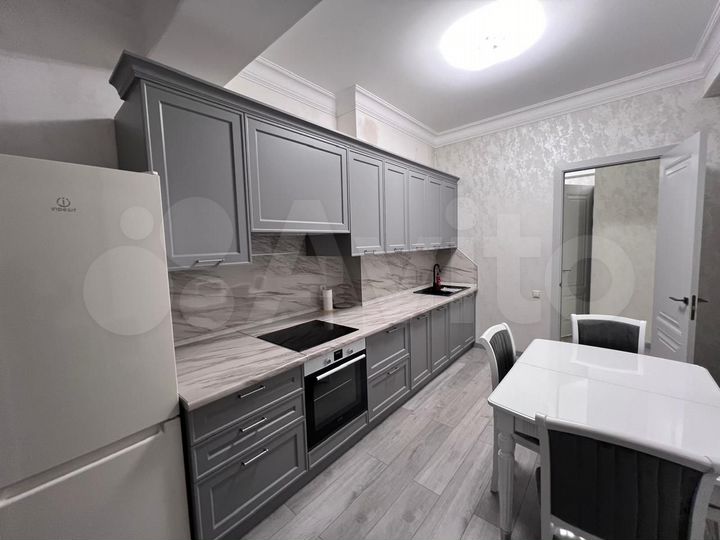 2-к. квартира, 76 м², 7/12 эт.