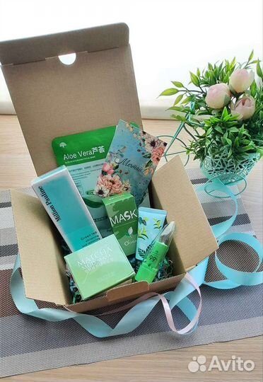 Подарочный набор косметики для девушки