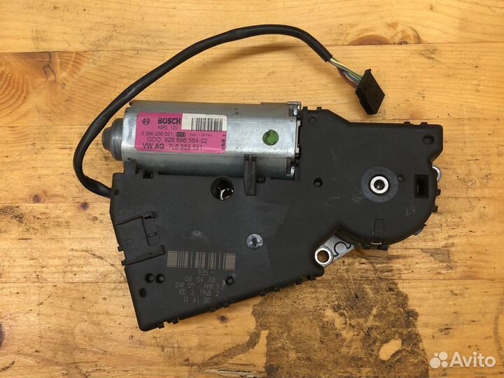 Моторчик привода люка Touareg 1