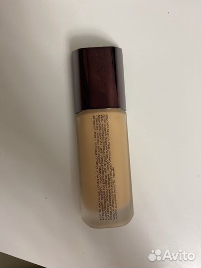 Крем тональный Hourglass