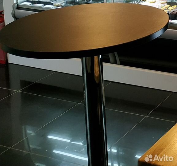 Стол на высокой ножке