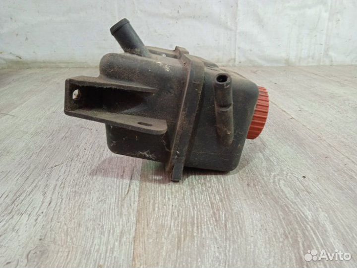 Бачок гидроусилителя Peugeot 406 8B 1998