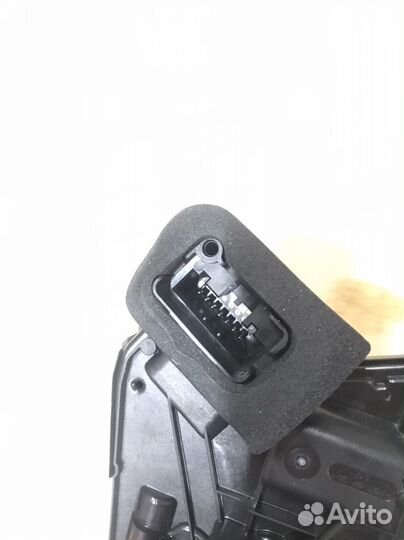 Замок задней левой двери Tiguan 2