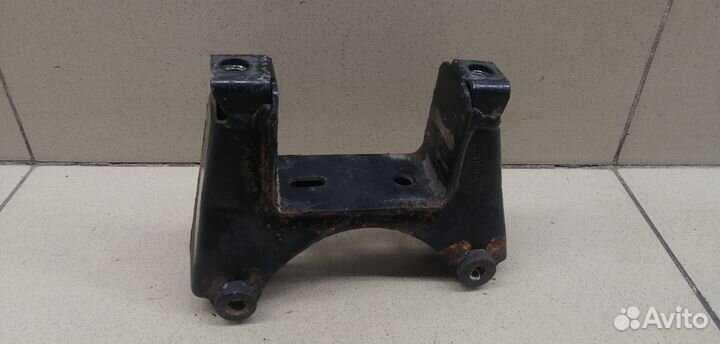 Кронштейн двигателя левый Fabia 2007-2015