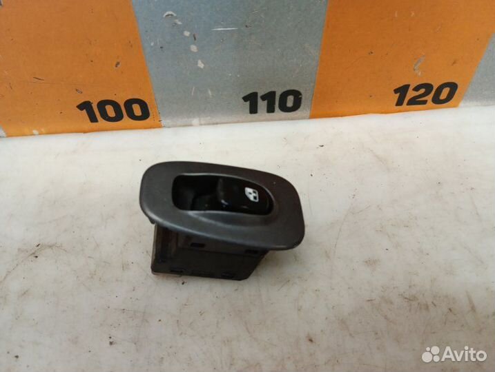 Кнопка стеклоподъемника Hyundai Accent LC 1.5 2002
