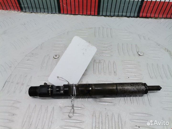 Форсунка для Kia Carnival (Sedona) 1