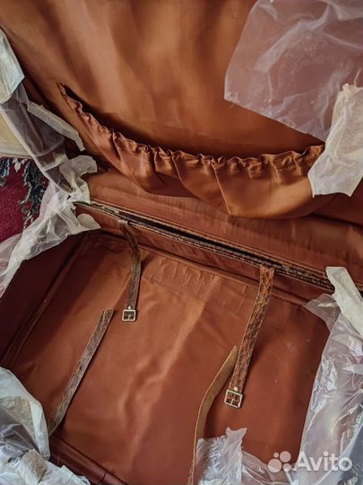 Чемодан 60*40*20 кожа