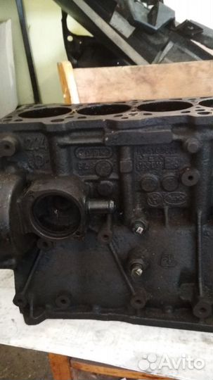 Блок цилиндров Фольксваген транспортер т4 аав 2.4
