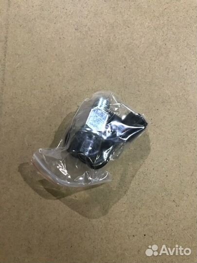 Датчик заднего хода Isuzu Elf NQR71