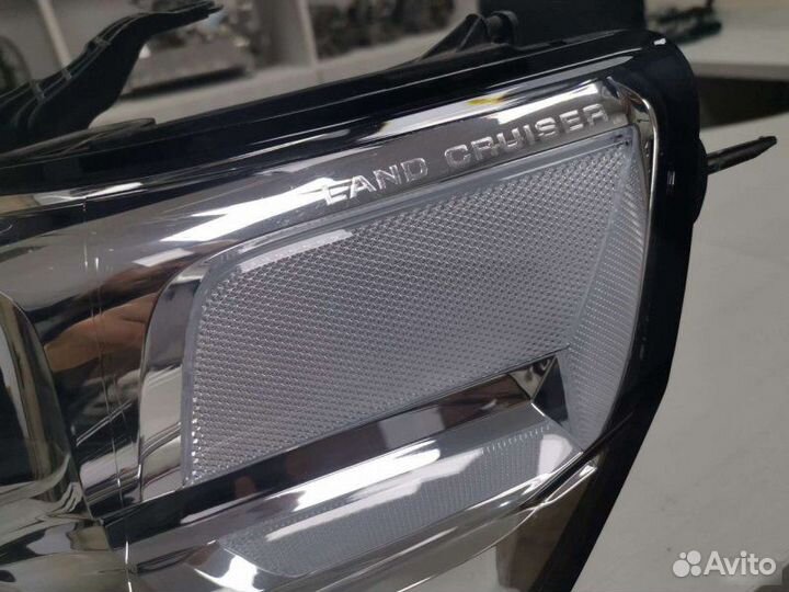 Фара левая Toyota Land Cruiser 200 2016