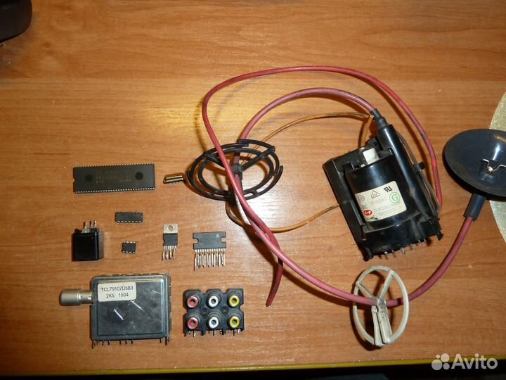 Запчасти для ЭЛТ телевизора