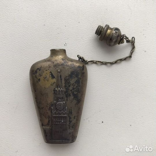 Серебряный флакон для духов Спасская башня