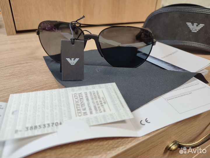 Солнцезащитные очки emporio armani