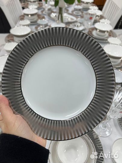 Чайно столовый сервиз на 12 персон