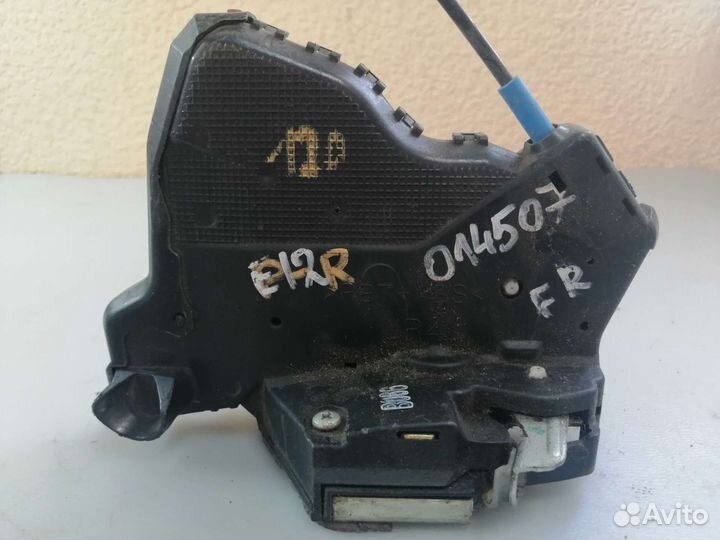 Замок передней правой двери Toyota Corolla E12