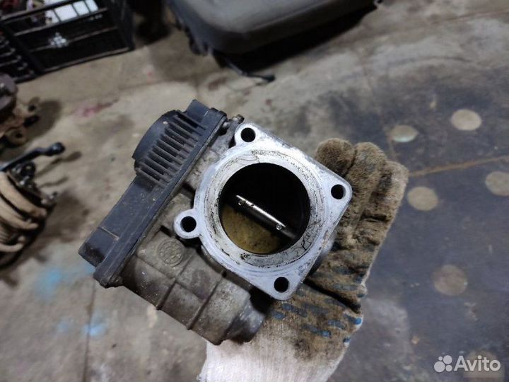 Дроссельная заслонка Nissan Almera Classic