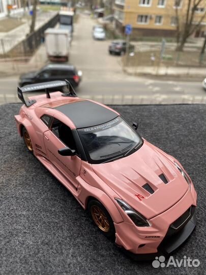 Модель авто Nissan GT-R R35