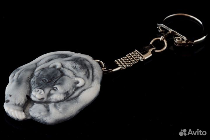 Брелок для ключей Медведь барельеф литьевой мрамор