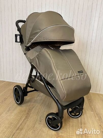 Коляска новая всесезонная Libra