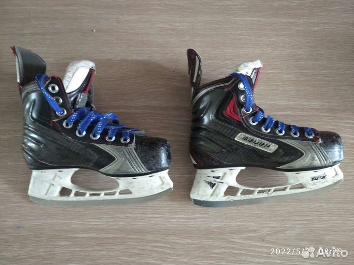 Хоккейные коньки bauer vapor x100