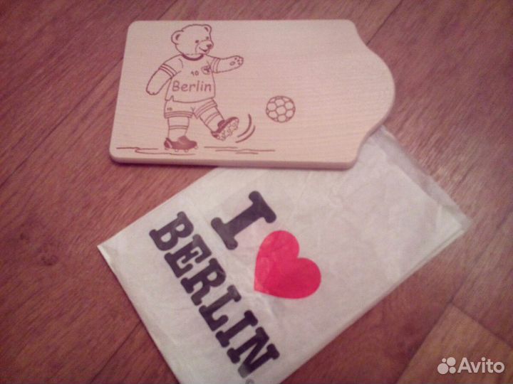 Берлинский мишка-футболист