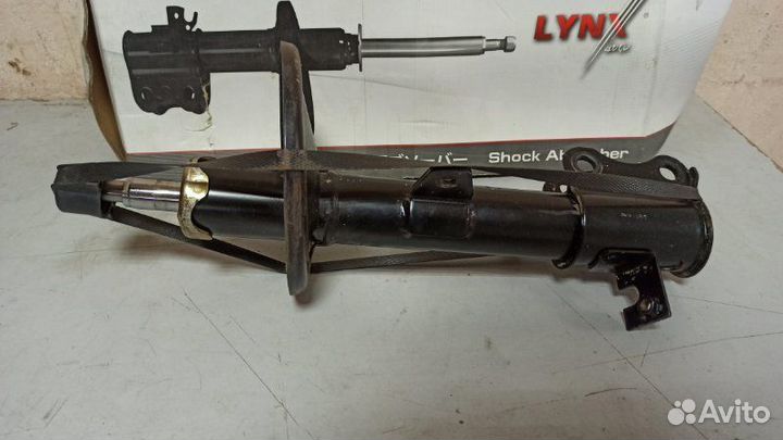 Амортизатор задний правый Lexus Rx300 1998-2003