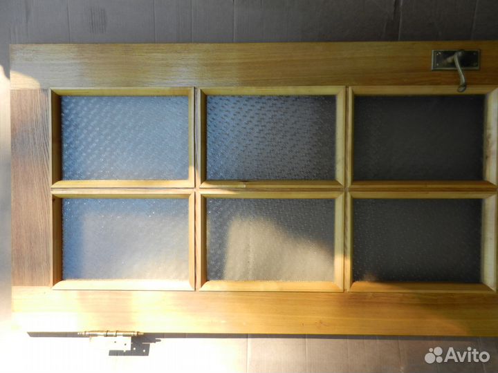 Двери деревянные, лакированные, б/у