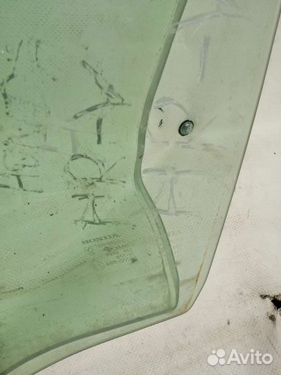 Стекло боковое переднее левое Honda HR-V