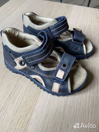 Сандалии и ботинки детские 25