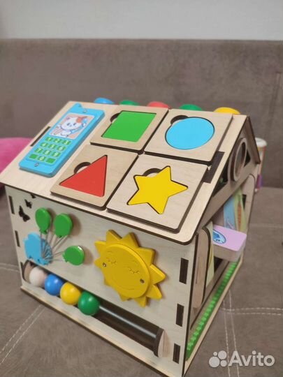 Бизиборд домик