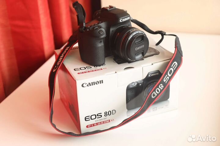 Фотоаппарат Canon 80D + объектив 50mm 1.4