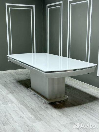 Стол и стулья от производителя. В наличии