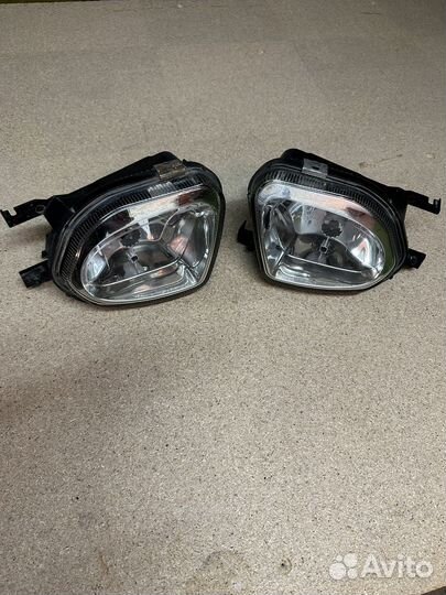 Продаю фары противотуманные