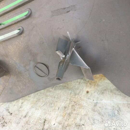 Обшивка стойки Рено Логан