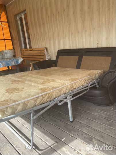 Кожаный диван бу