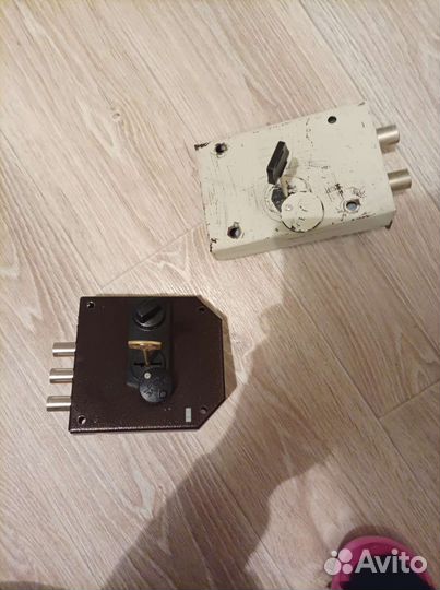 Замок накладной эльбор