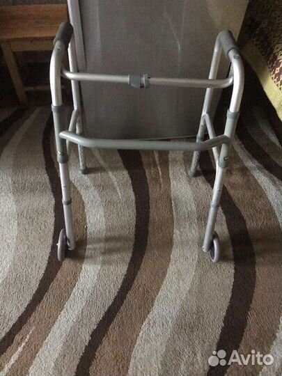 Ходунки для взрослых на колесах