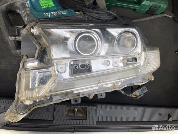 Фары на toyota land cruiser 200 передние