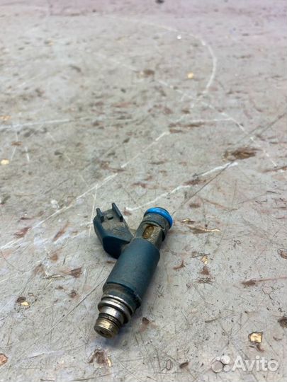 Форсунка топливная Lr Range Rover Vogue L322 4.2