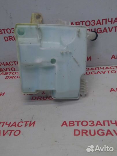 Бачек омывателя ford Focus 3 (CB8)