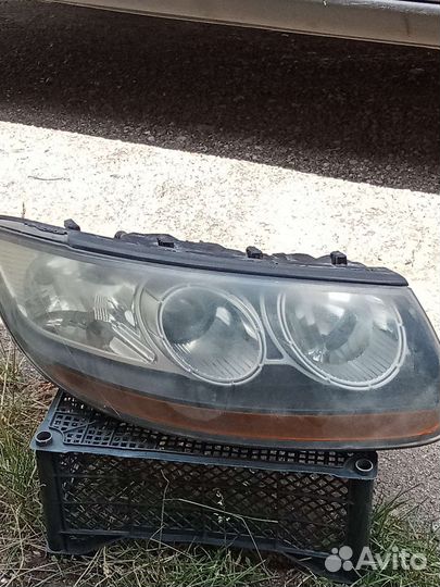 Фары Hyundai Santa Fe 2