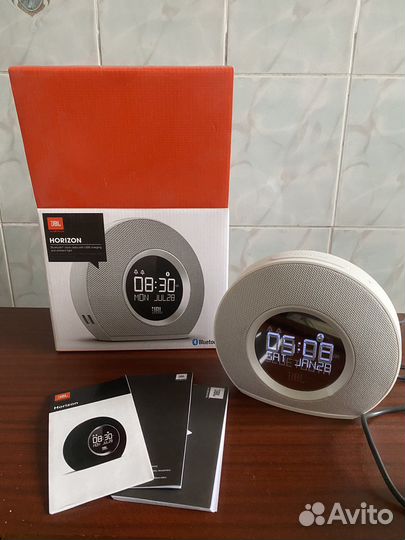 Часы с радио JBL Horizon
