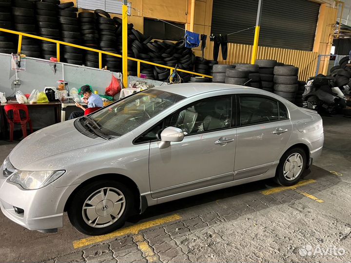 В разборе Honda Civic Hybrid (FD) 2010г. рестайлин