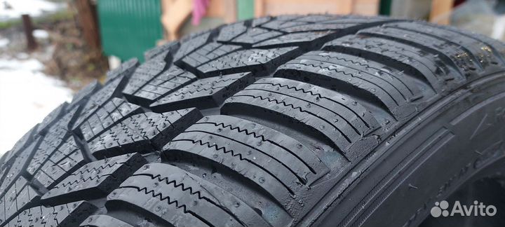 Hankook Winter I'Cept Evo 3 W330 235/45 R19 99V