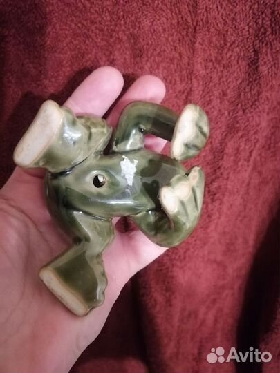 Фарфоровая статуэтка