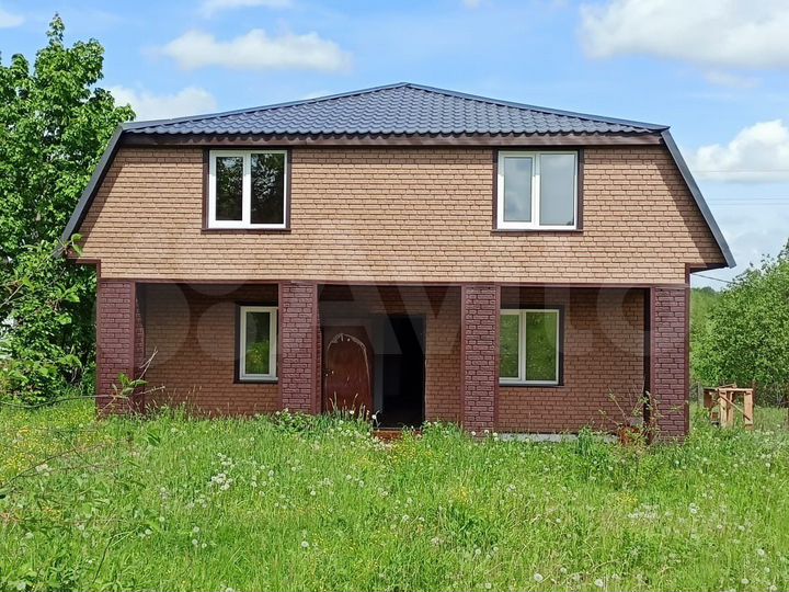 Коттедж 206 м² на участке 10 сот.