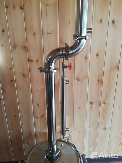 Колонна с отбором по жидкости в отводе