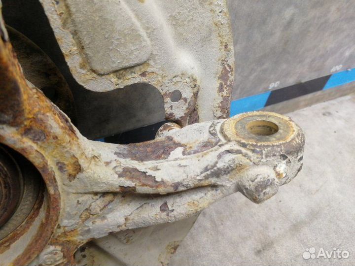 Кулак поворотный передний правый Volvo S80 2 2.5