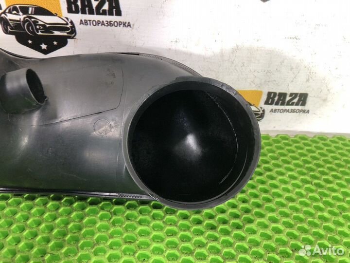 Патрубок воздушного фильтра Mercedes-Benz C-class