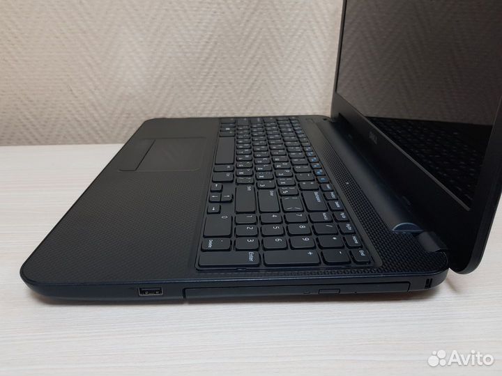 Ноутбук Dell на Core i5 с Видеокартой 1Гб